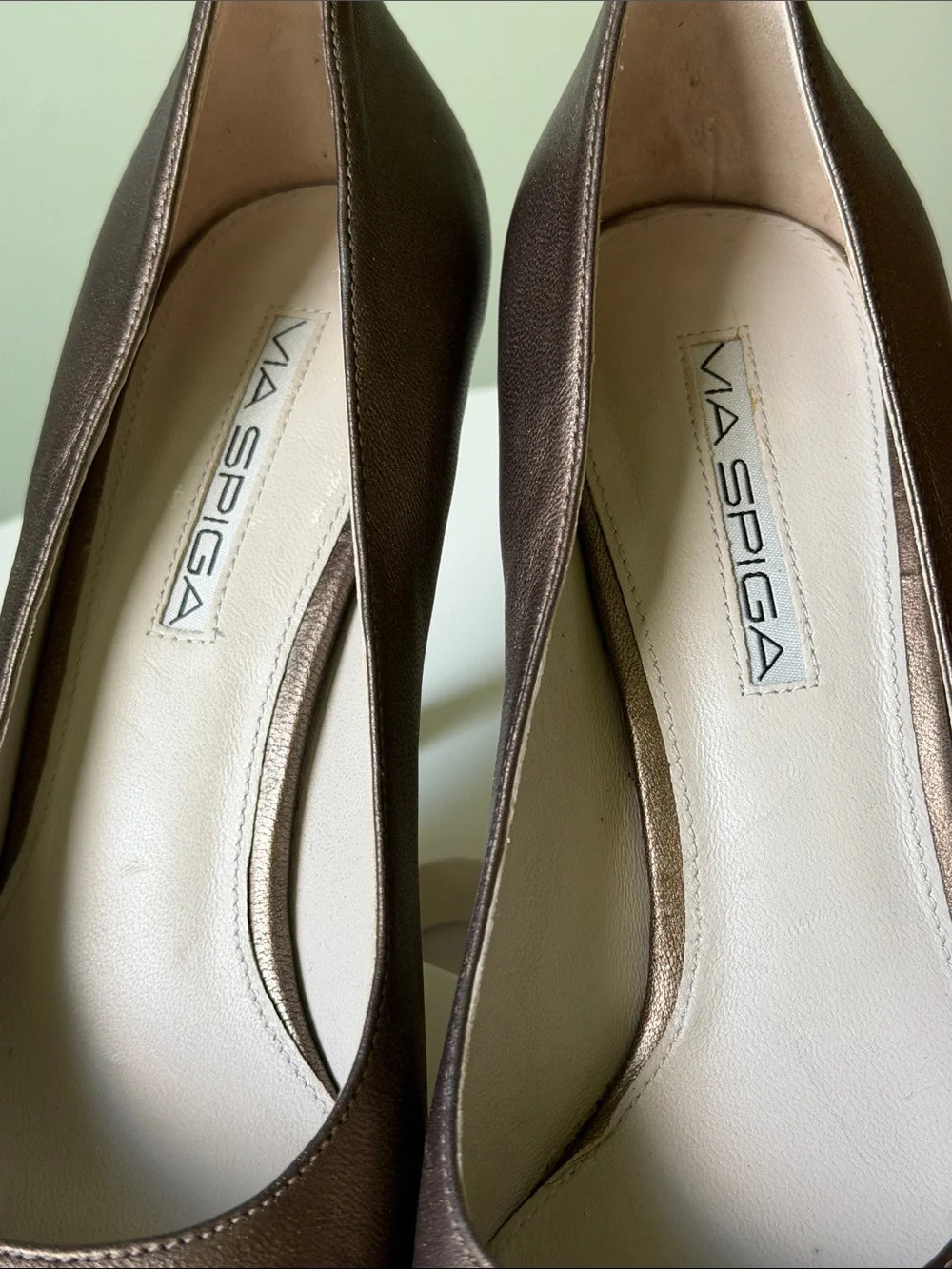 Title: Via Spiga Metallic Bronze Leather Platform Pumps Heels Size 7.5M EUC